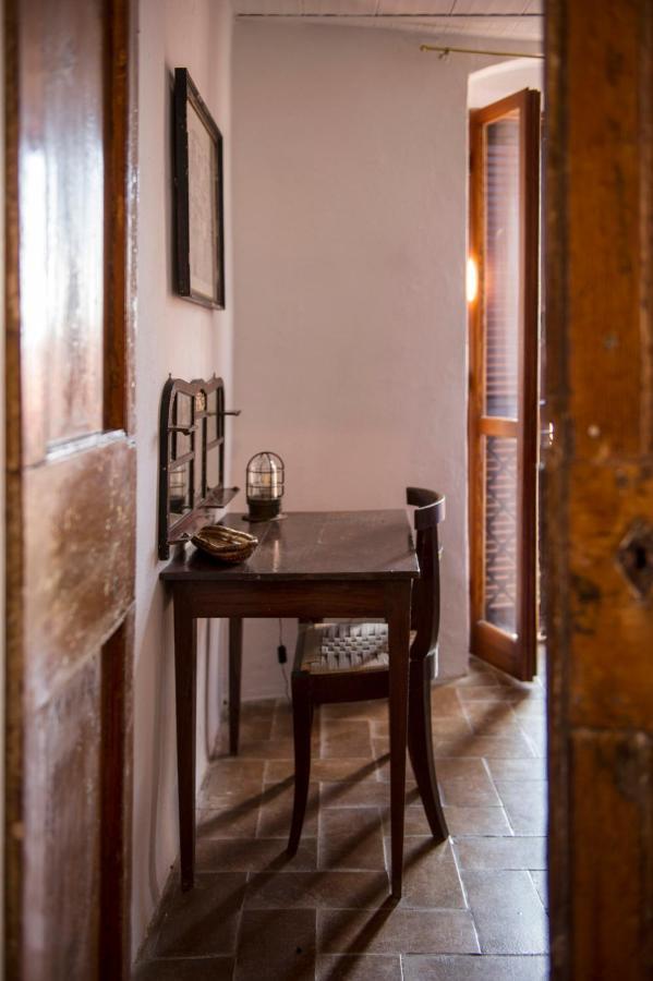 Апартаменти Borgo Antico - Torre Pugliola Леричі Екстер'єр фото